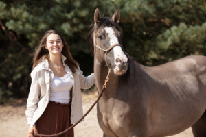 Michelle Bakker, productontwikkelaar bij Health & Performance introduceert ontwikkelen van nieuwe producten van Health & Performance Equimel